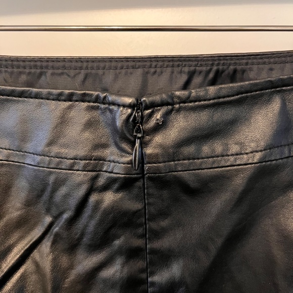 Laundry Wrinkled Leather Skirt - Picture 4 of 4